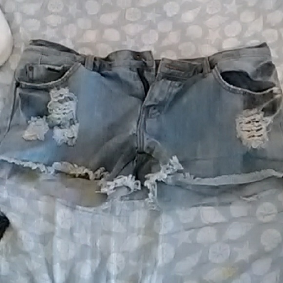 Billabong Shorts - Picture 1 of 3